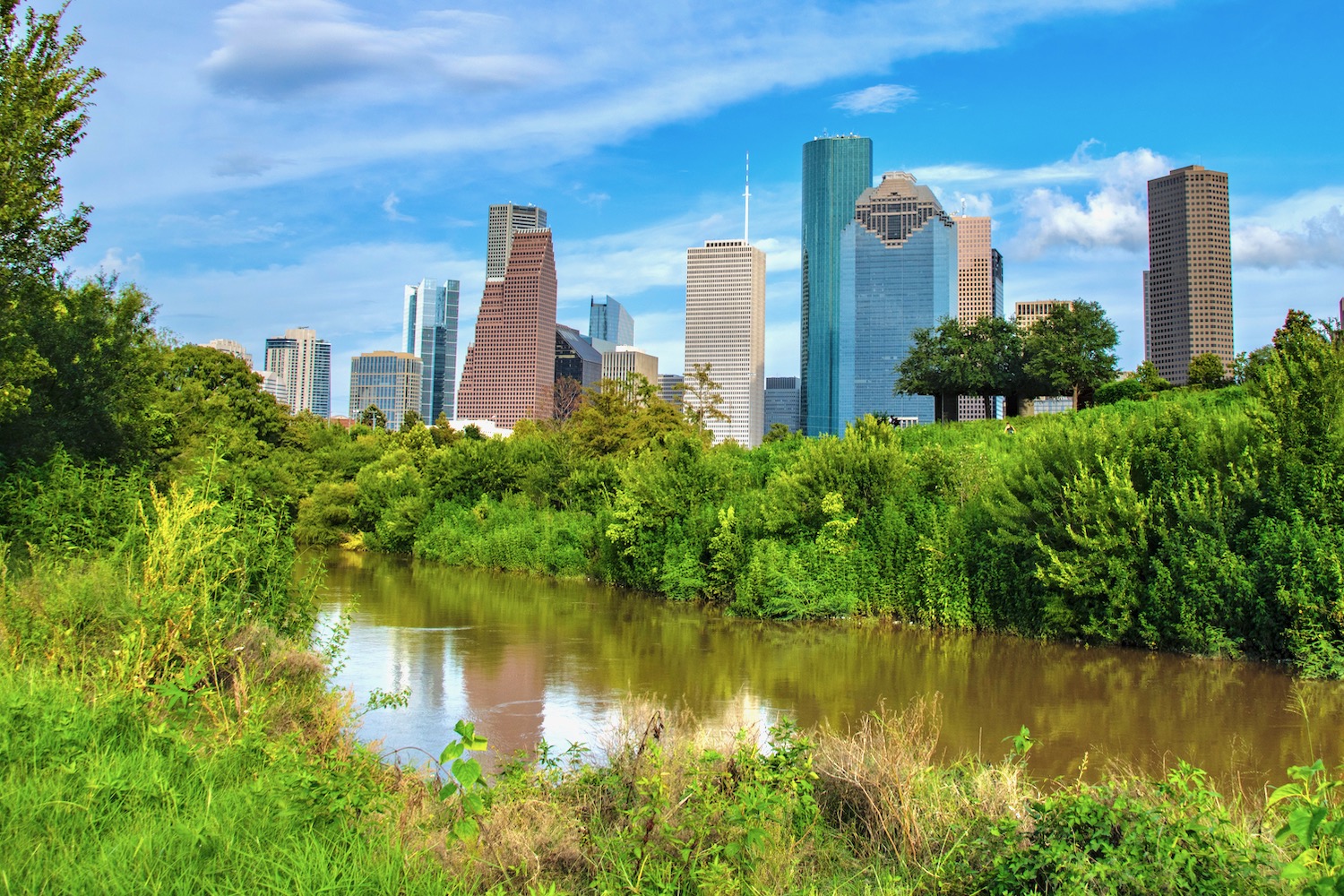 Is Dallas or Houston a Better City for Travelers?